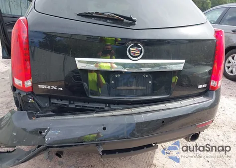 2013 Cadillac Srx Performance Collection z USA, uszkodzony, nr VIN 3GYFNHE33DS650477